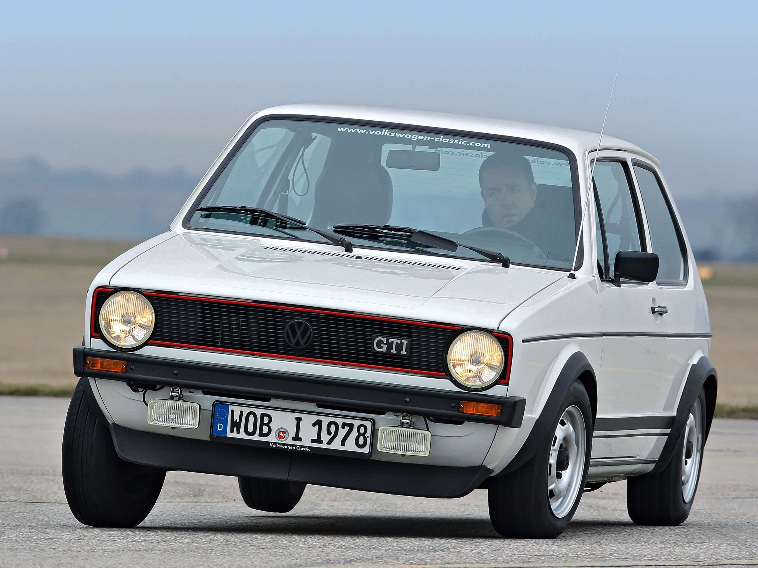 best-1970s-hot-hatchbacks-4-volkswagen-golf-gti-goodwood-31072020.jpg