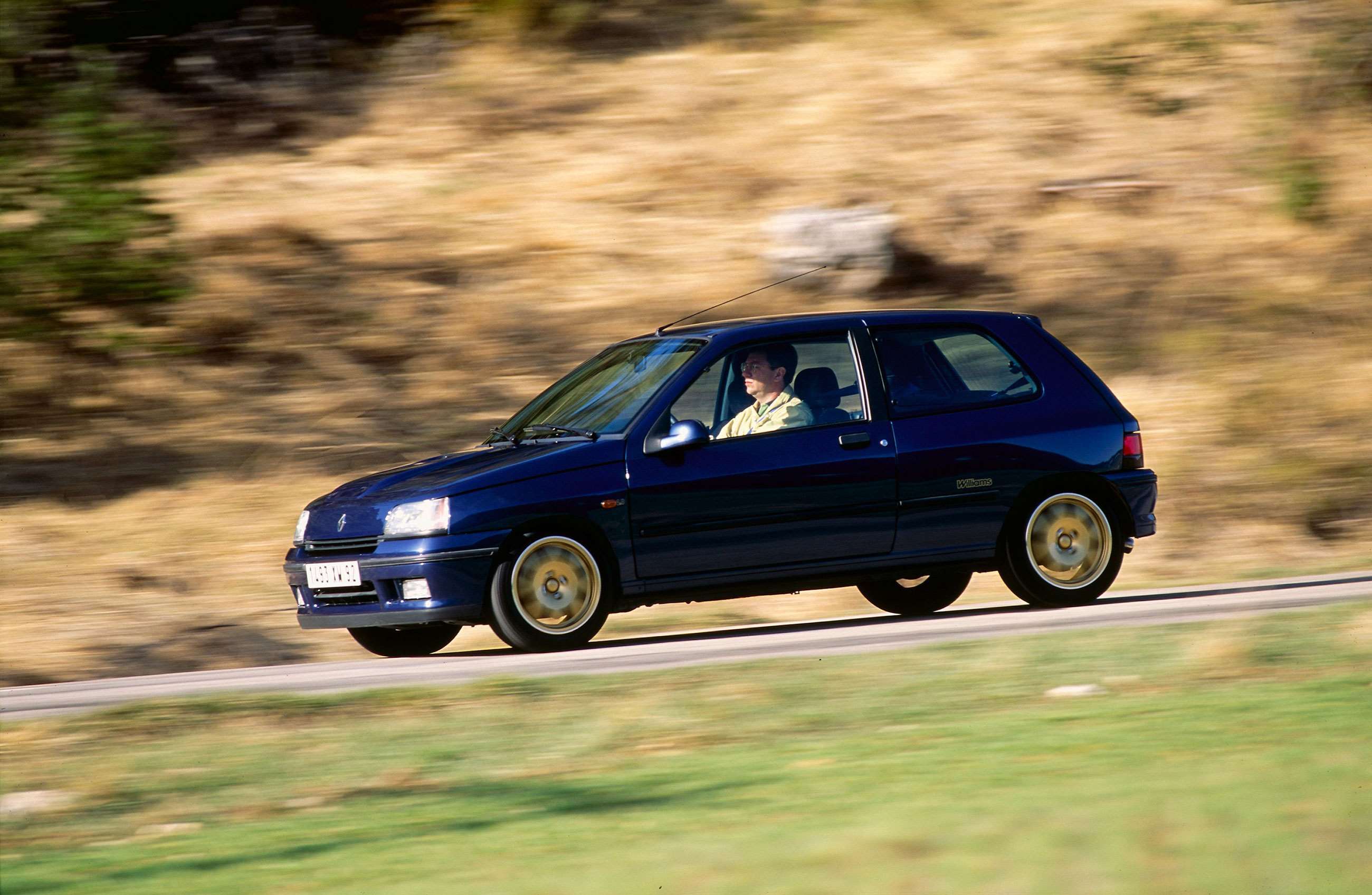 best-1990s-hot-hatchbacks-3-renault-clio-williams-goodwood-19082020.jpg