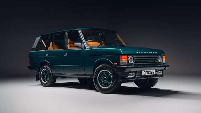 range_rover_classic_overfinch_field_heritage_18112021_09_front-3q-1.jpg