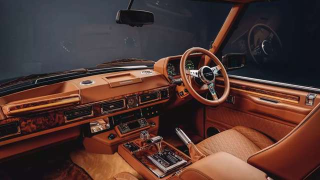 range_rover_classic_overfinch_field_heritage_18112021_11_dashboard-1.jpg