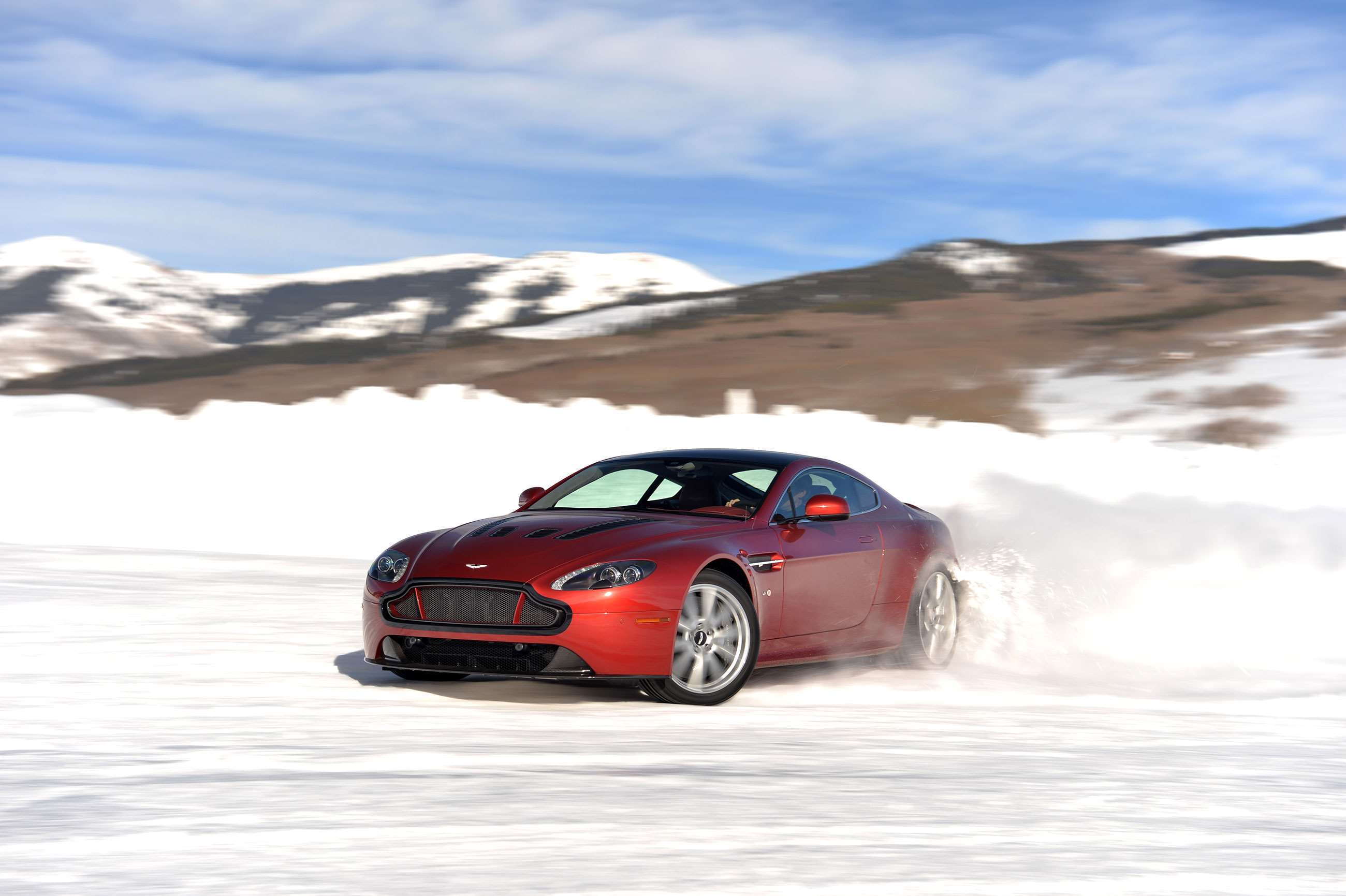 best-investment-cars-2022-1-aston-martin-v12-vantage-s-07122021.jpg