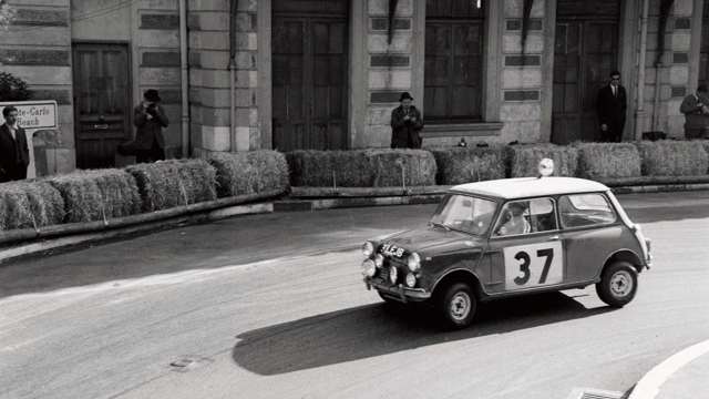 best-car-designers-4-alex-issigonis-paddy-hopkirk-henry-liddon-monte-carlo-rally-1964-goodwood-11032021.jpg