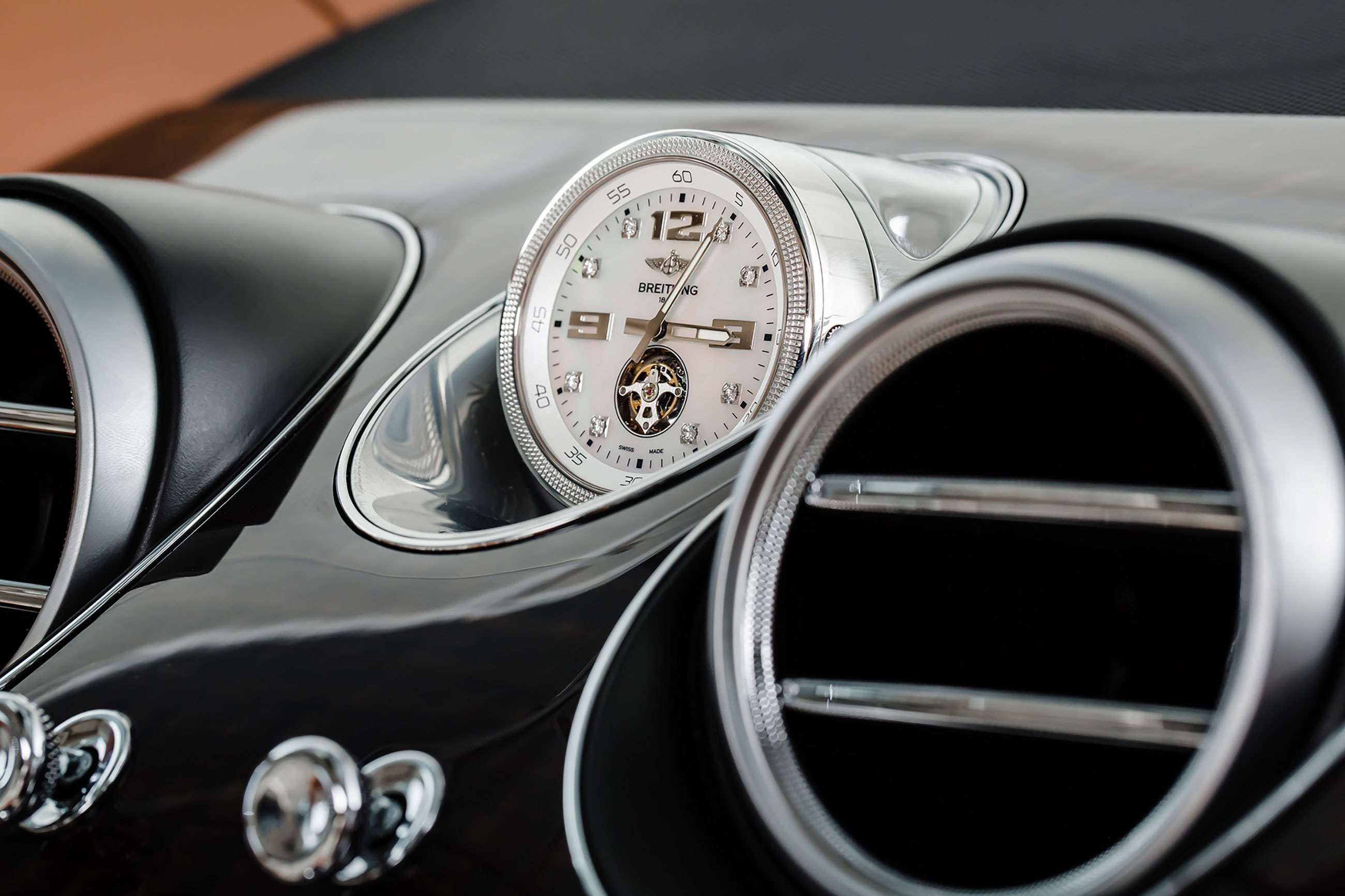 expensive-car-options-bentley-bentayga-breitling-clock-goodwood-24032021.jpg