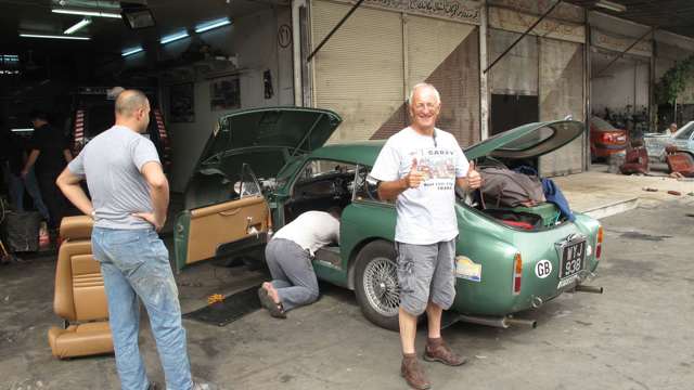 aston-martin-db2_4-roger-carey-damascus---repairing-overdrive-2010-goodwood-22042021.jpg