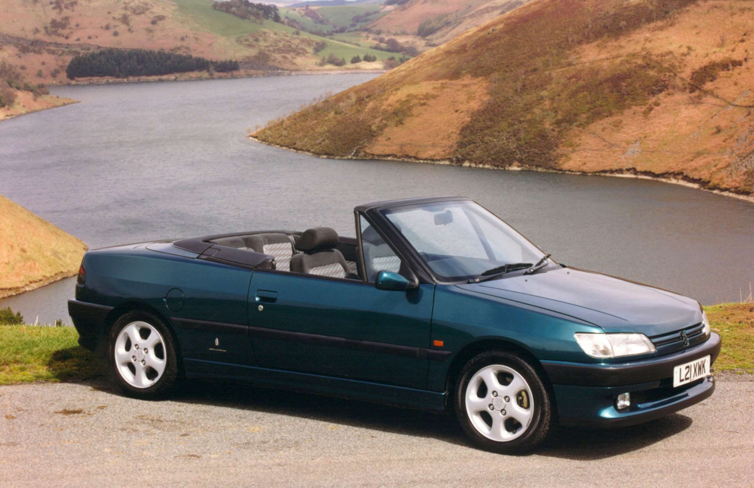 best-cheap-convertibles-for-summer-2-peugeot-306-convertible-goodwood-07052021.jpg