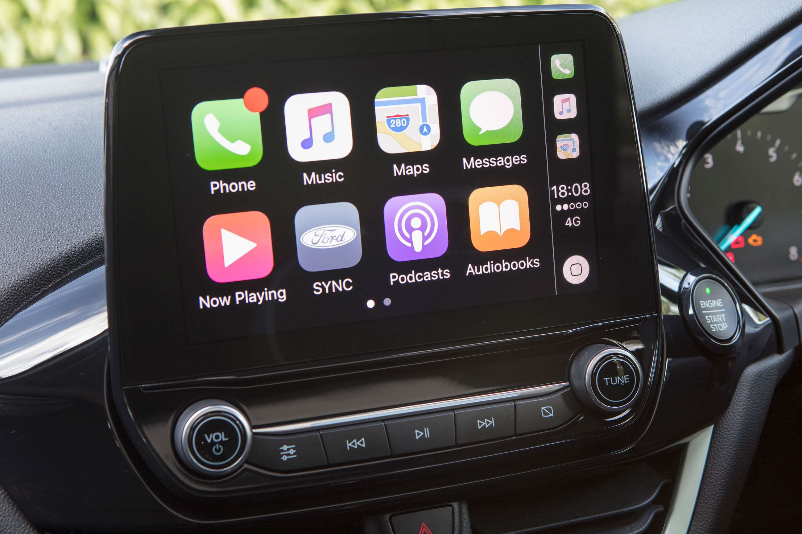 best-car-features-9-apple-carplay-android-auto-goodwood-23062021.jpg