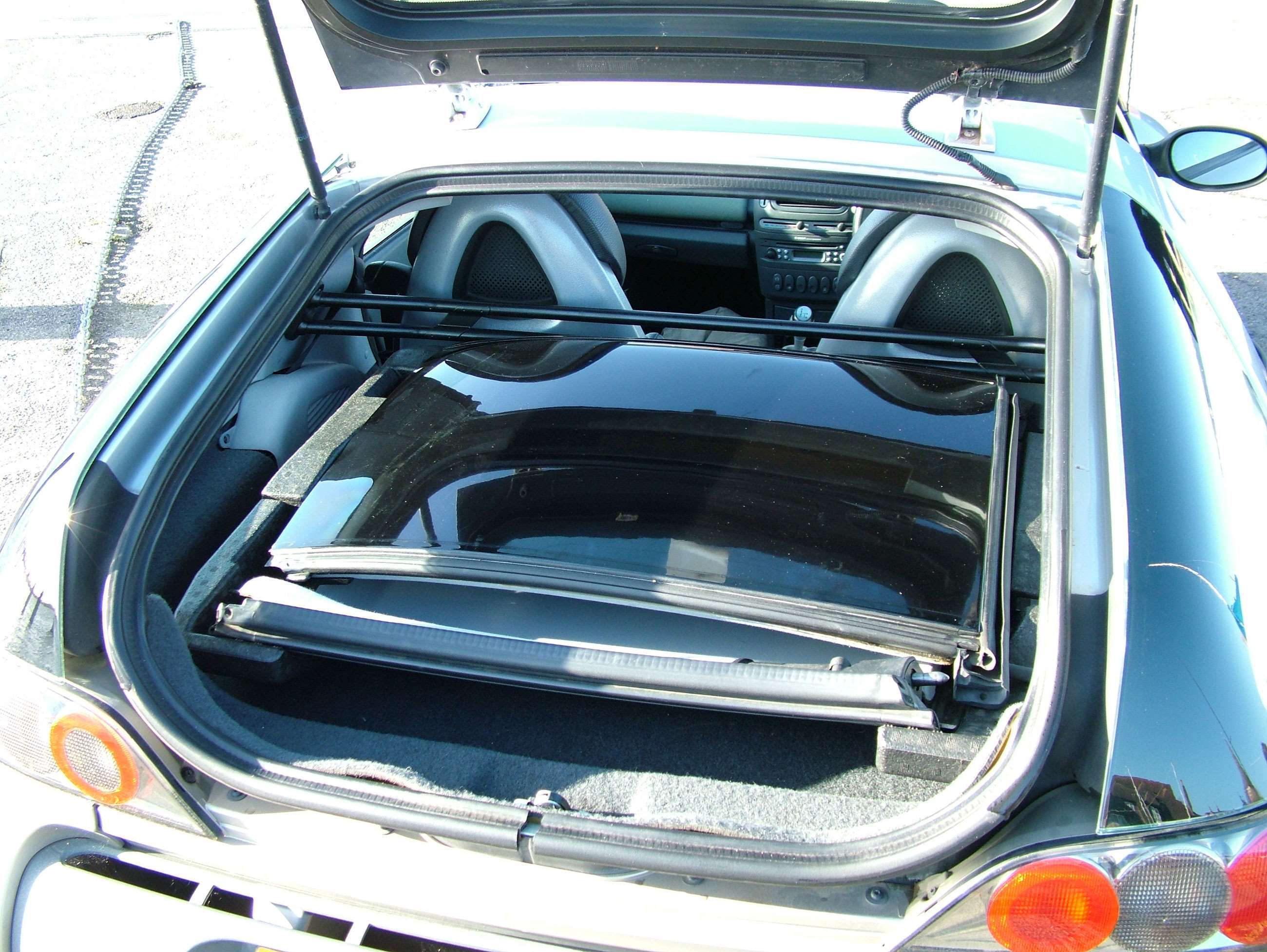 smart-roadster-coupe-roof-12012022.jpg