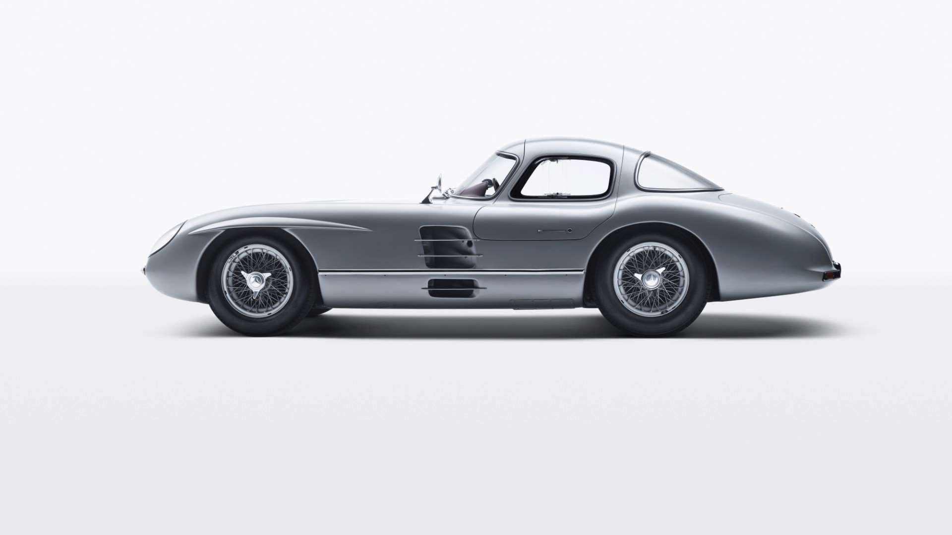 1955-mercedes-benz-300-slr--uhlenhaut-coupe-1257625_.jpg