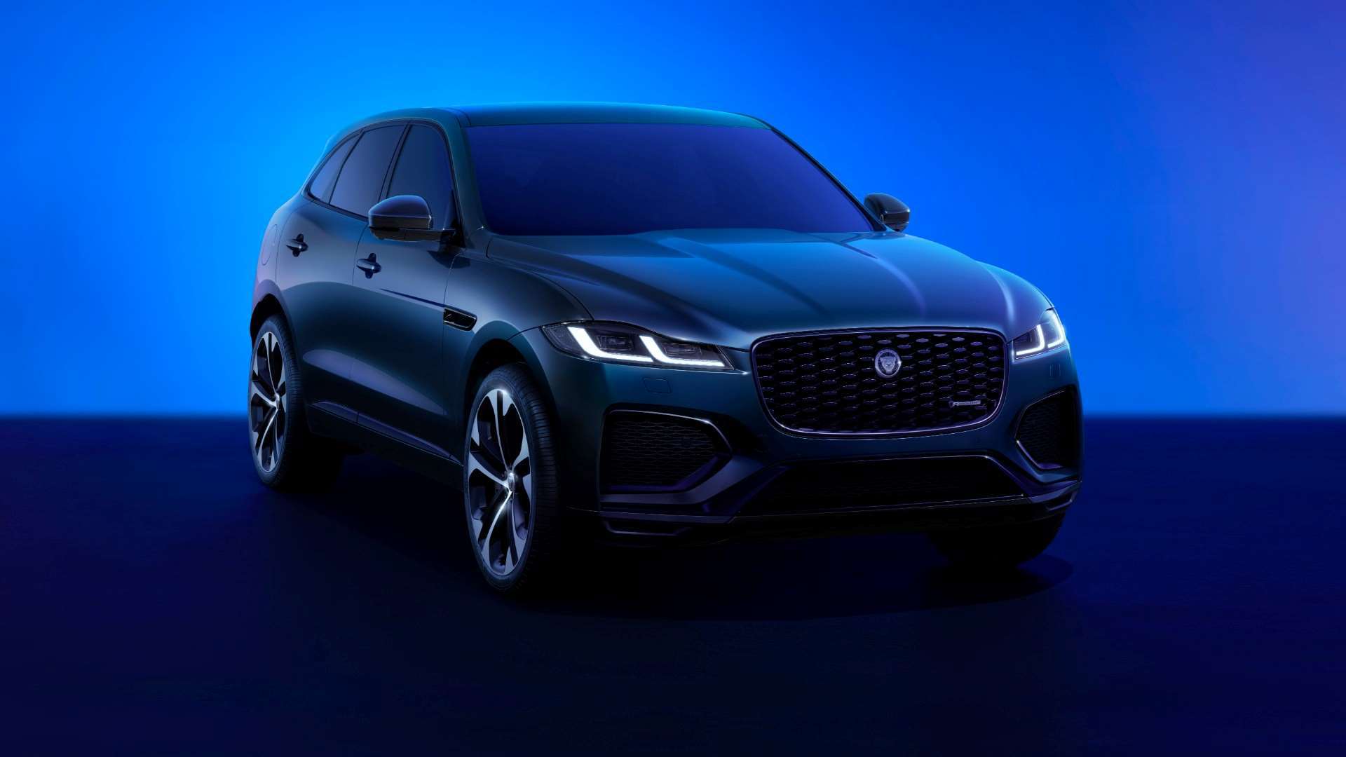 jag_f-pace_24my_exterior_01_rdynamic_hse_gl_022_141222.jpg