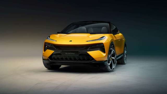 03_lotus_eletre_reveal_goodwood_29032022_yellow_studio_f78.jpg