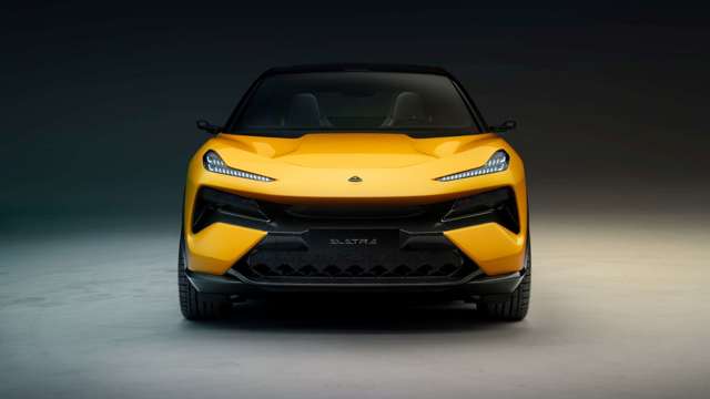 09_lotus_eletre_reveal_goodwood_29032022_yellow_studio_front.jpg