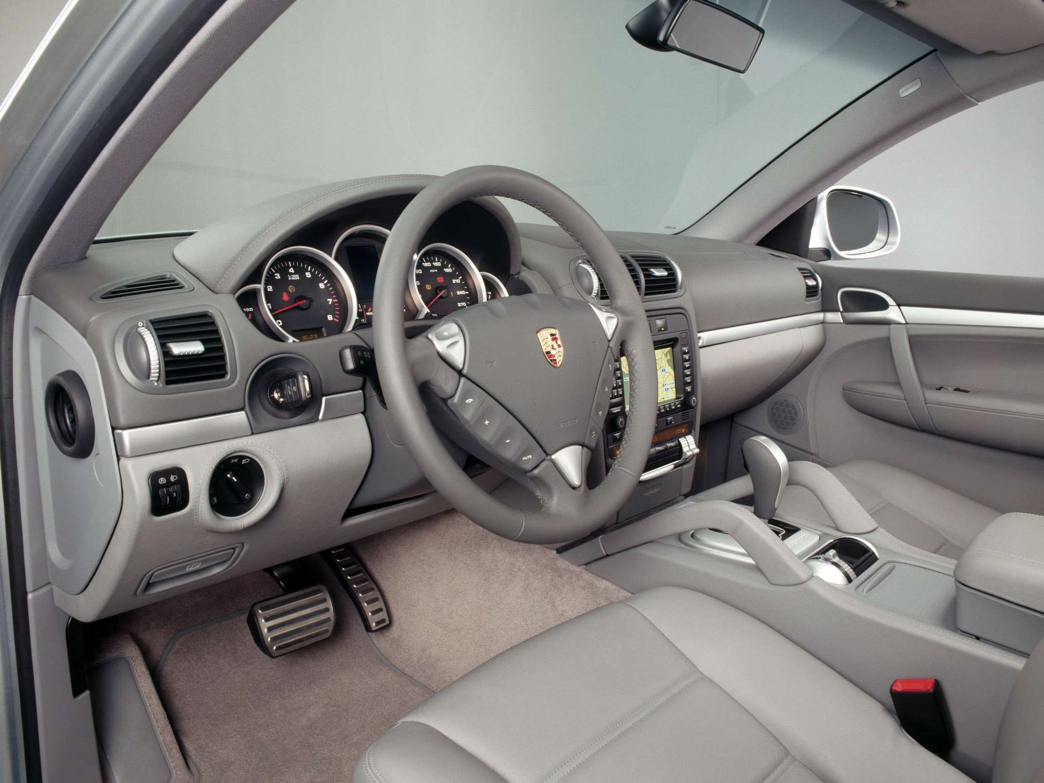 porsche-cayenne-interior-01042022.jpg