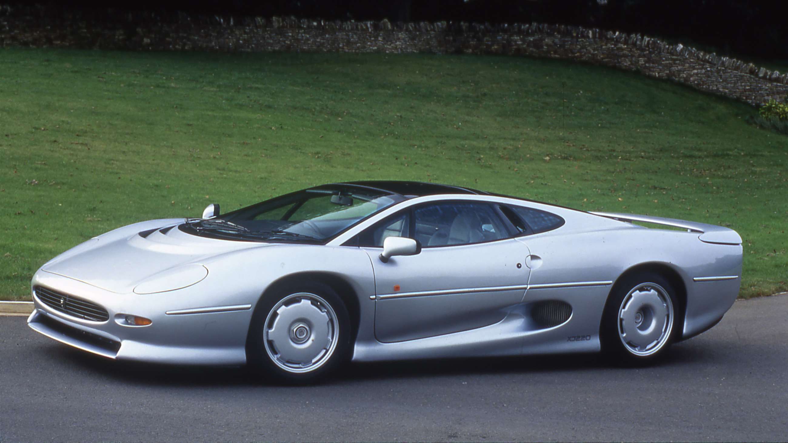 jaguar-xj220-newspress.jpg