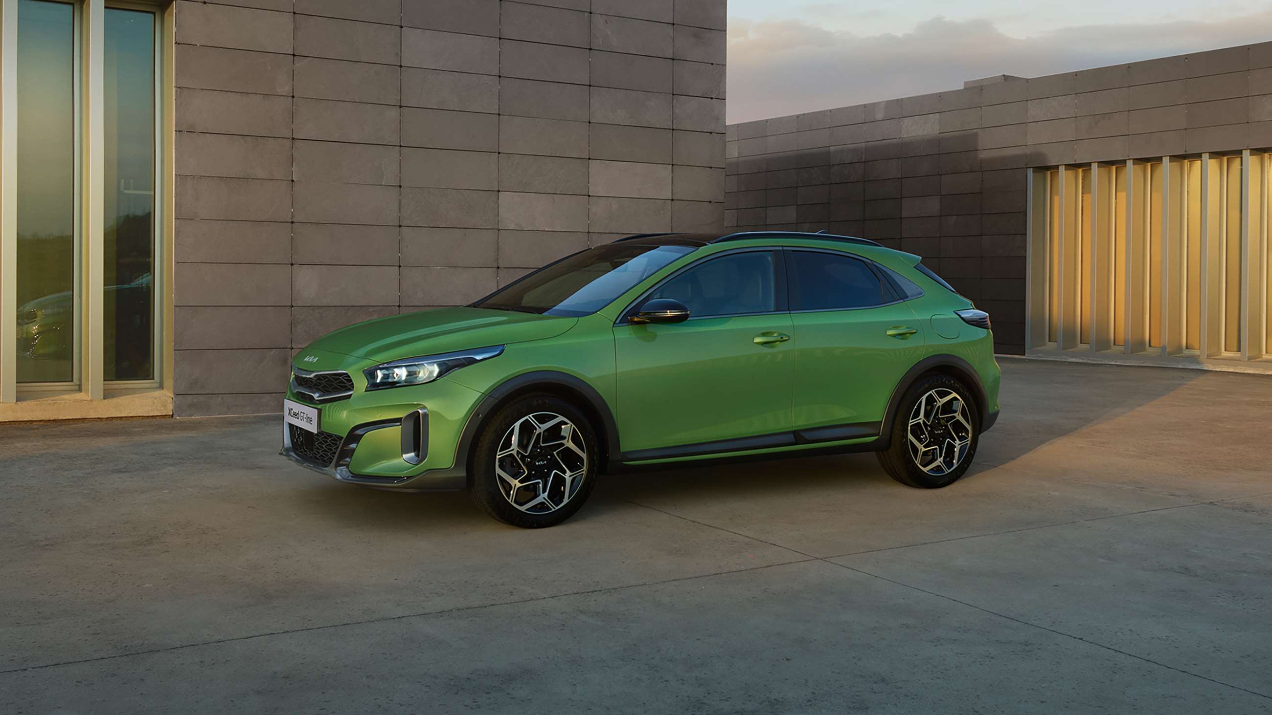 Kia adds GT-Line spec to the updated XCeed range | GRR