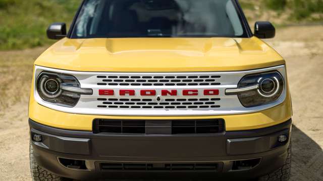 ford-bronco-heritage-editions-13.jpg