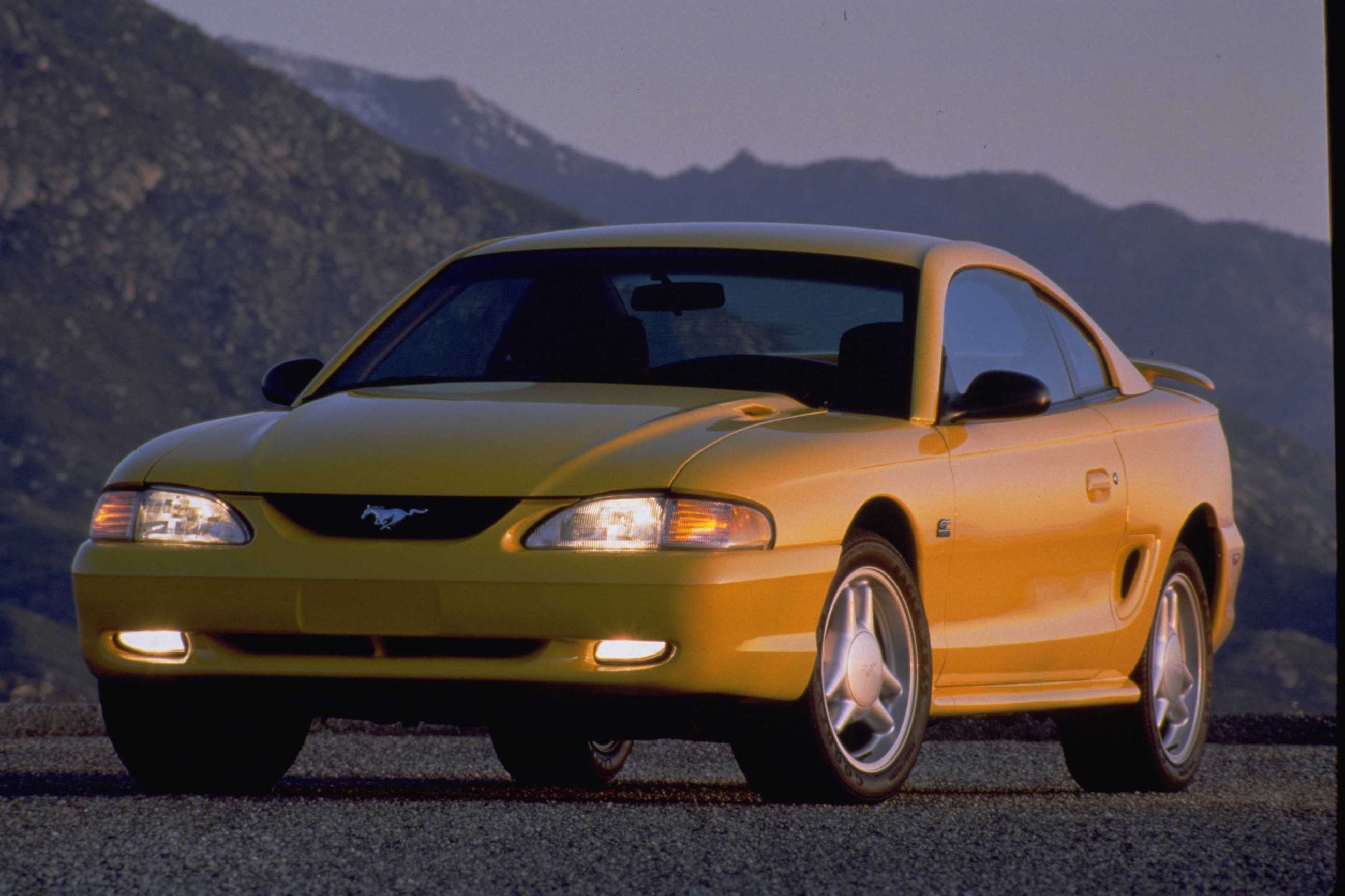 best-car-innovations-of-the-1990s-01.jpg