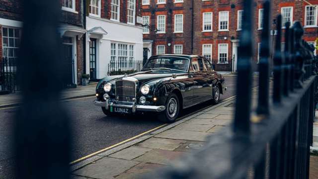 10.-1961-bentley-s2-continental-upcyled-by-lunaz-design-on-charge-in-london-gate-design-image.jpg
