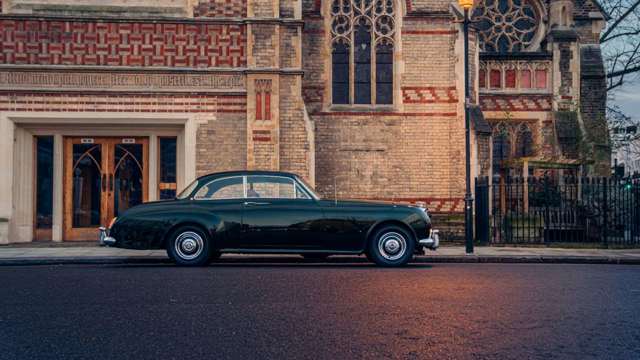 14.-1961-bentley-s2-continental-upcyled-by-lunaz-design-profile.jpg