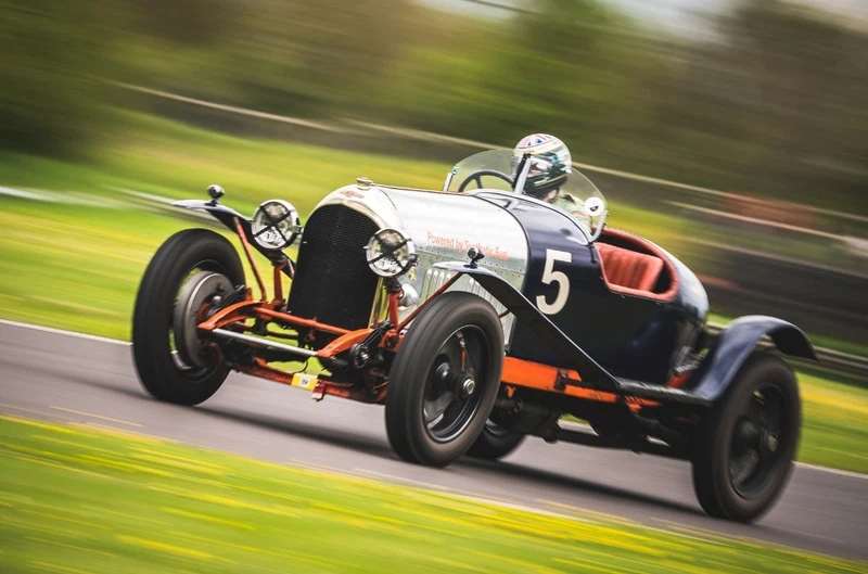 E-fuelled vintage Bentley wins at Castle Combe | GRR