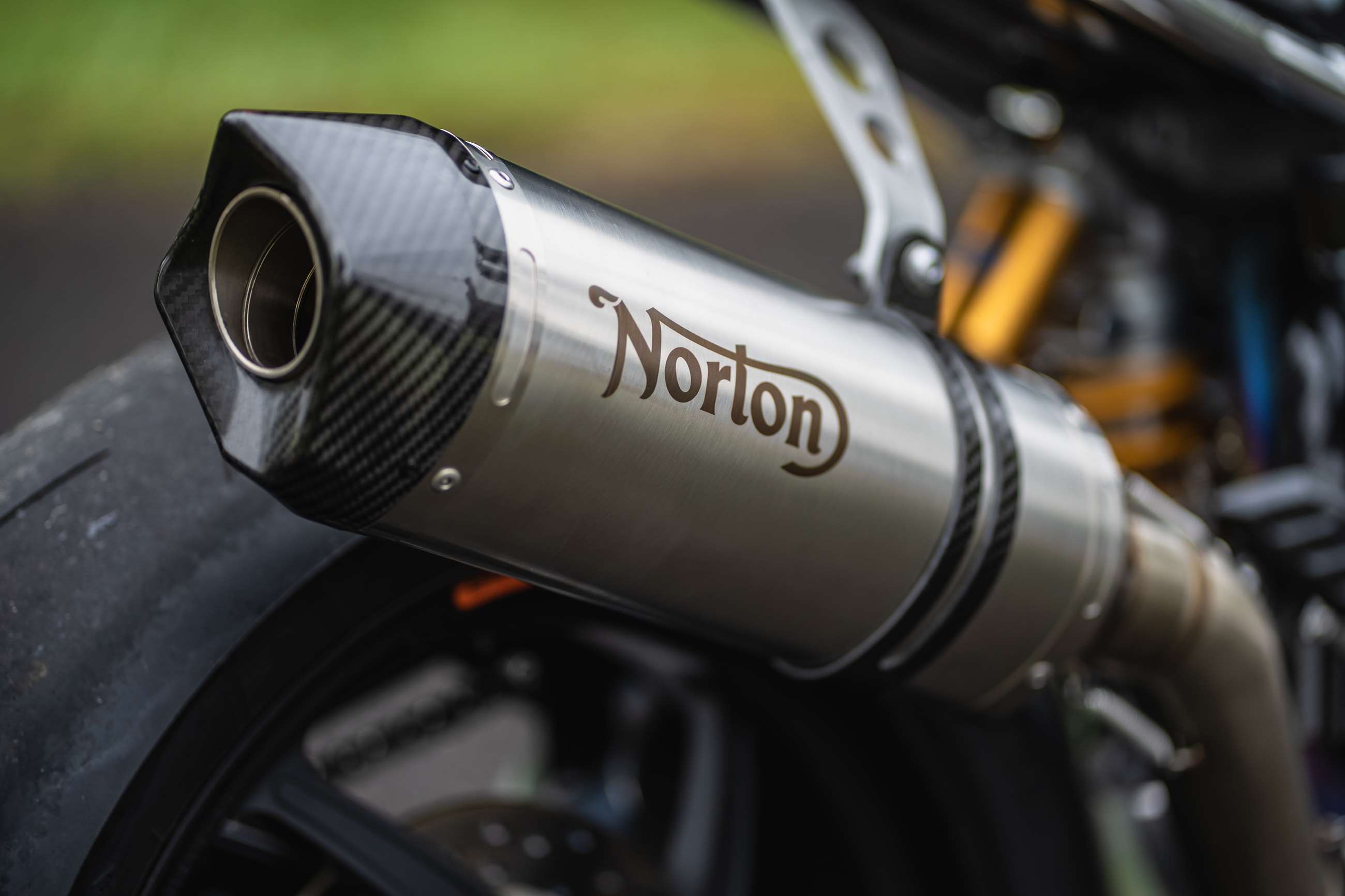 New Norton V4CR Is A 185PS Stripped Down Café Racer | GRR