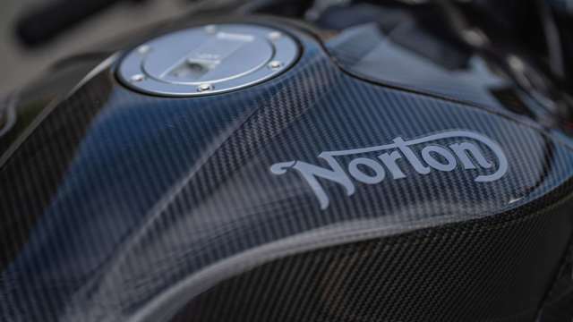 norton-v4cr-14.jpg