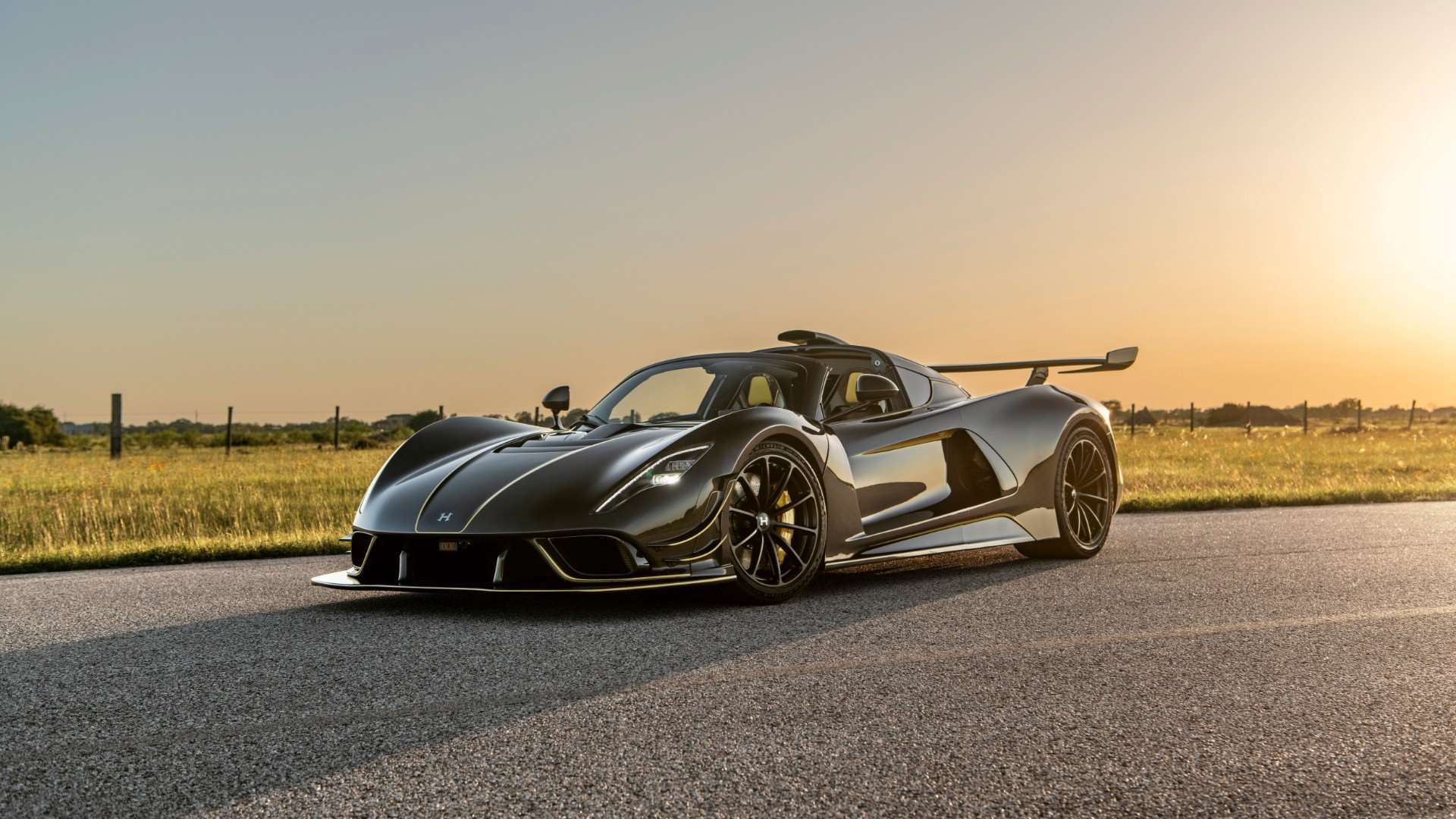 hennessey-venom-f5-revolution-roadster_005.jpg