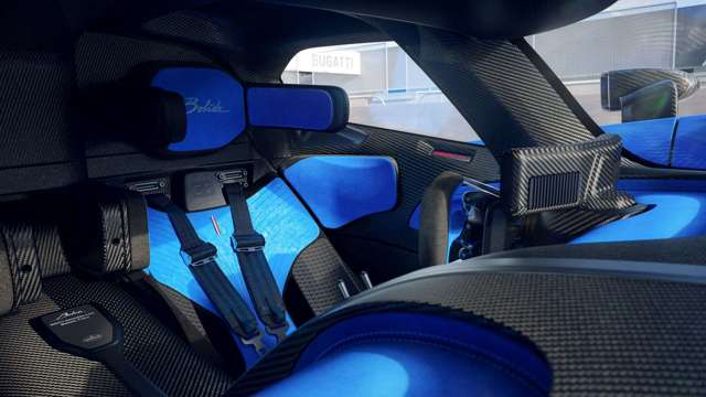 05-bugatti-bolide-interior.jpg