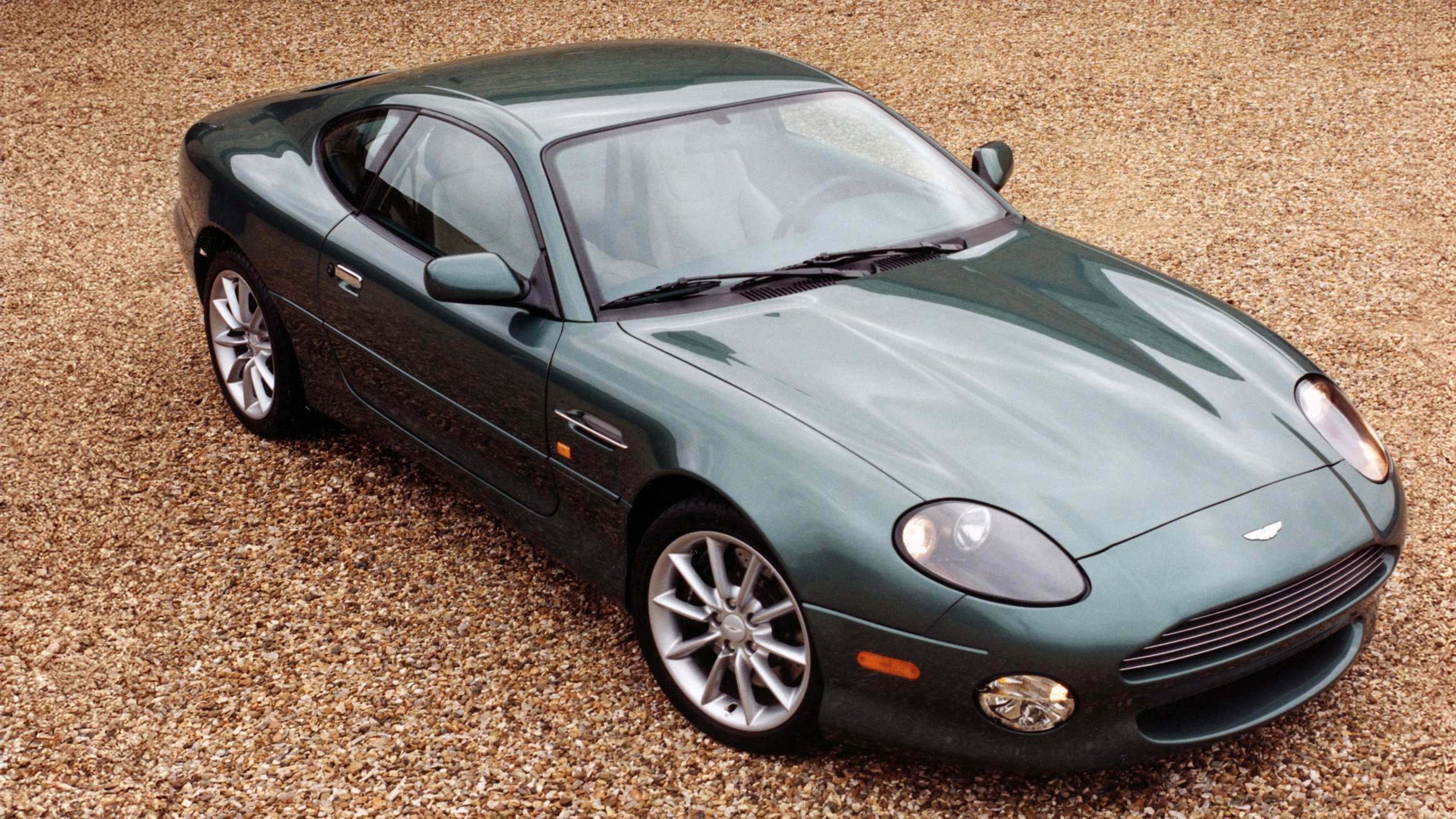 aston-martin_db7_1999_pictures_2-copy.jpg