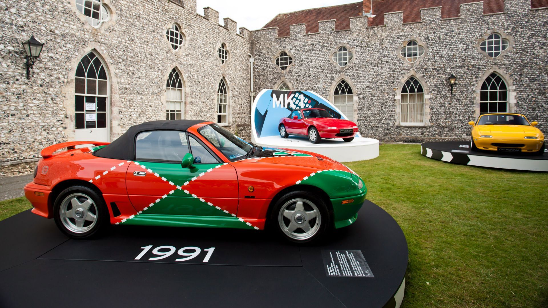 Mazda-MX-5-MKI-Le-Mans-1991_-Goodwood-2014.jpg