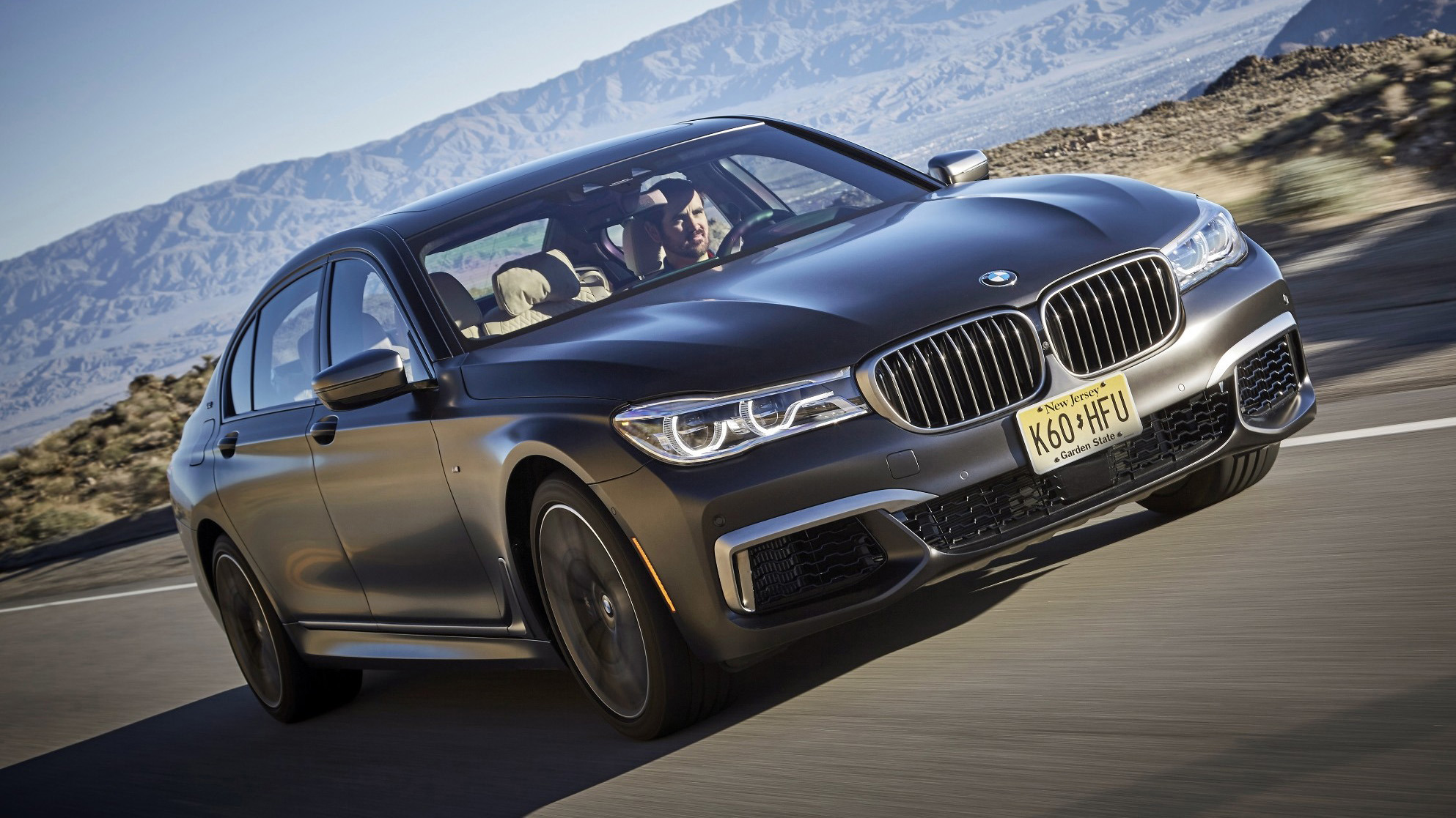 BMW-m760li-xdrive-on copy.jpg