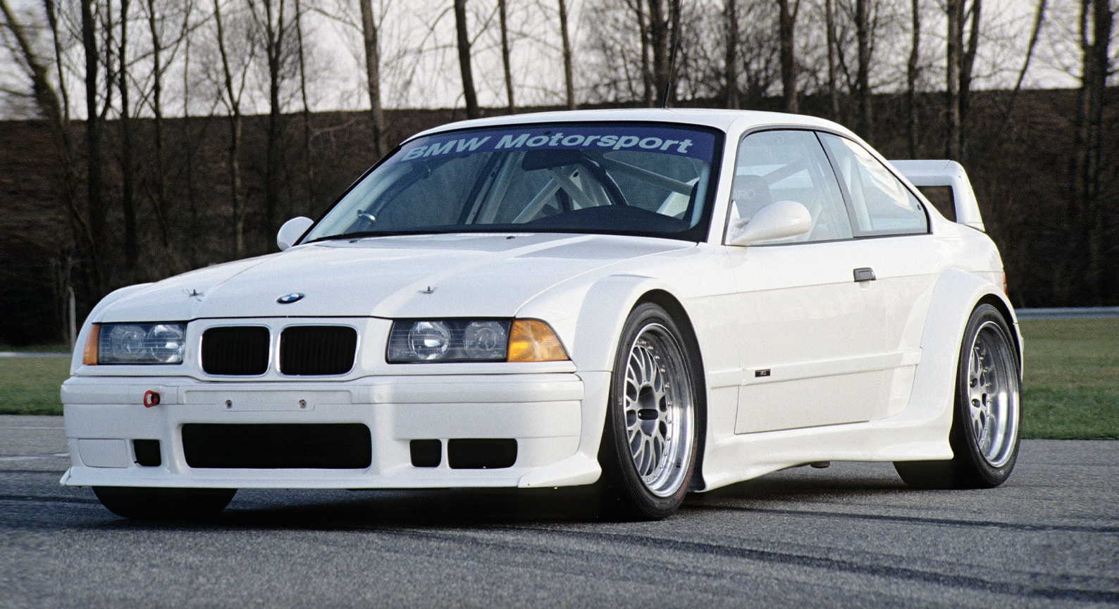 BMW E36 M3 GTR Strassenversion.png