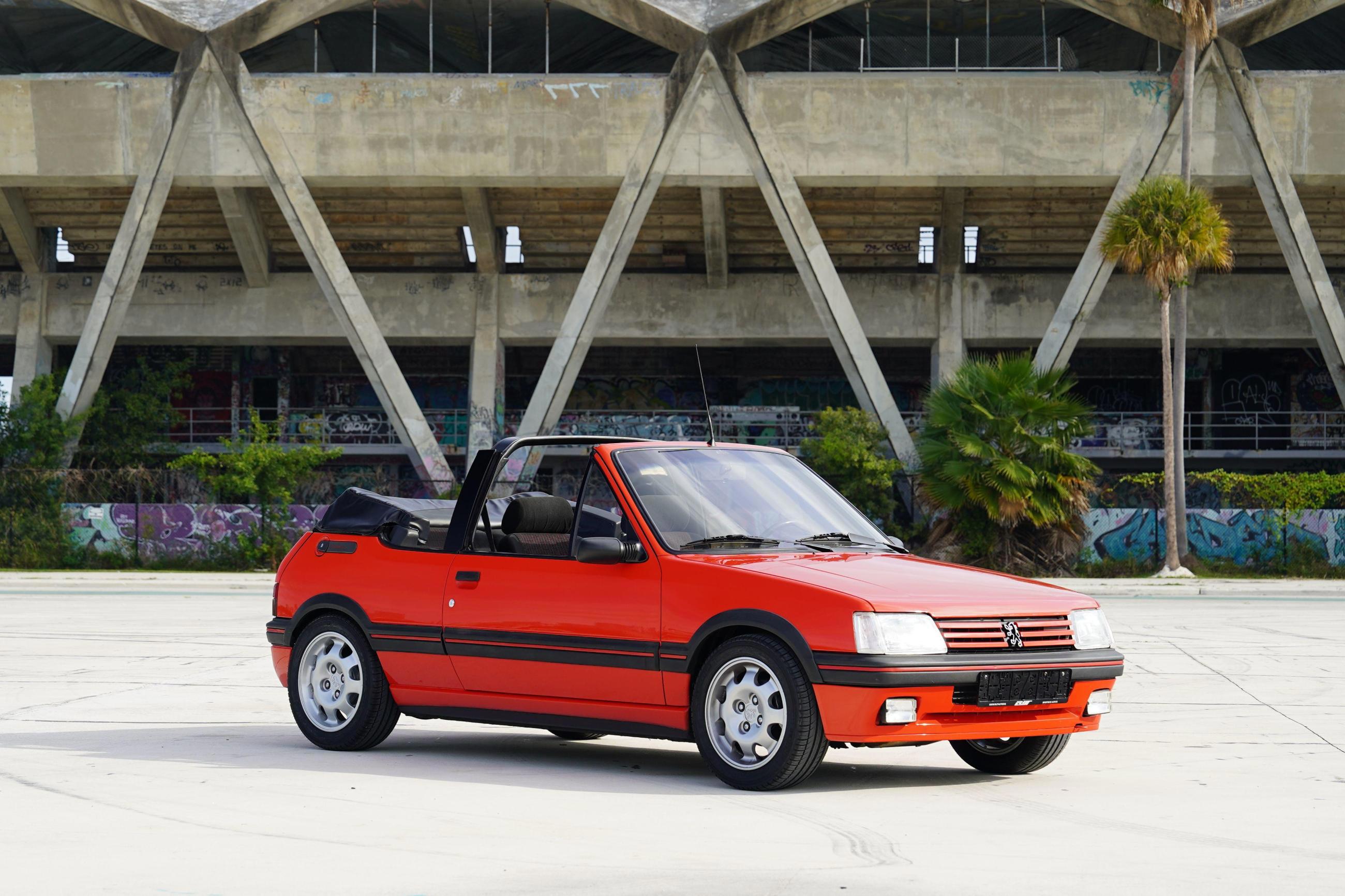 1987 Peugeot 205 CTI 1.9 Cabriolet.jpg