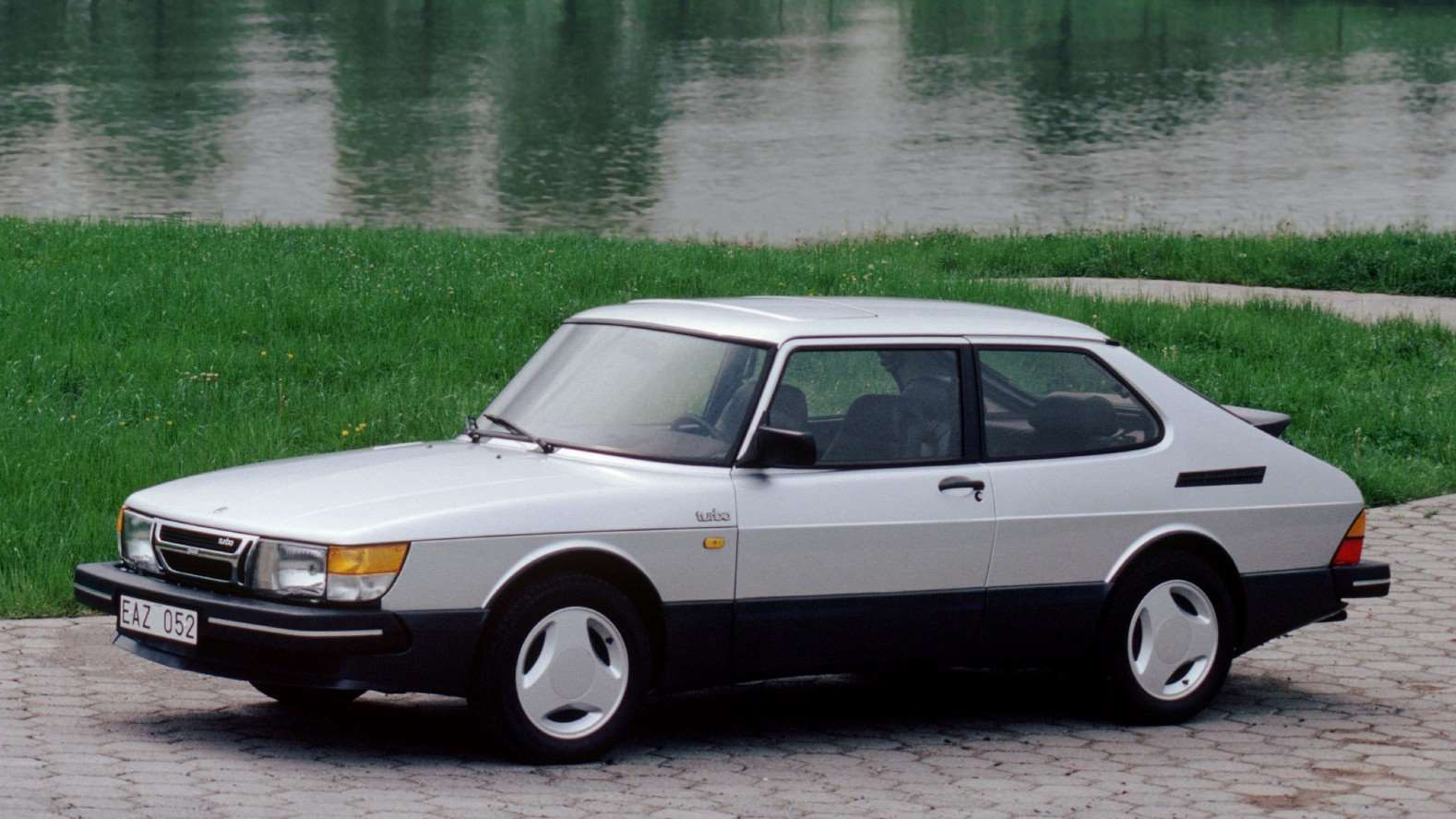 saab 900 turbo copy.jpg