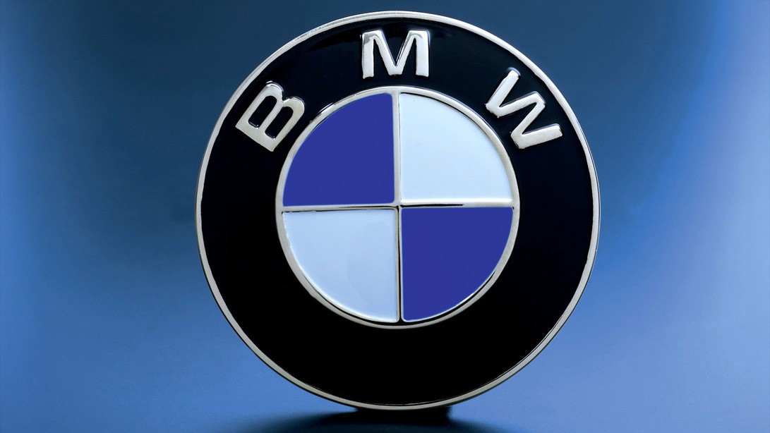 Q8 bmw copy.jpg