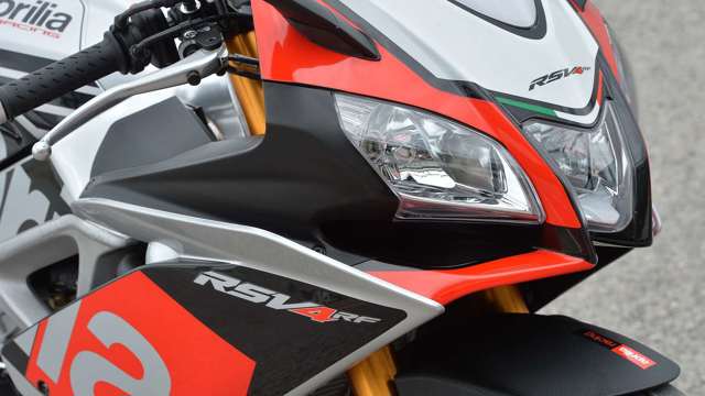 aprillia_rsv4_rf_01081608.jpg