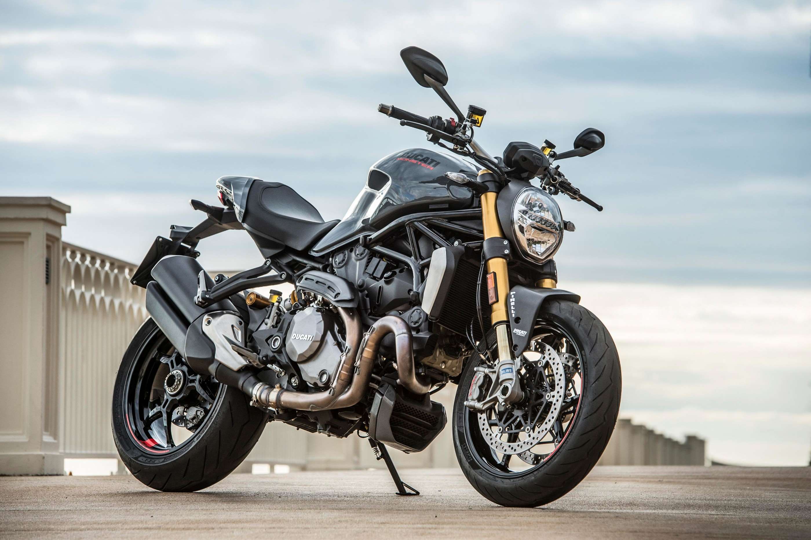 Ducati monster online 1200s