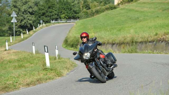 motoguzzi_mgx21_11_20012017.jpg