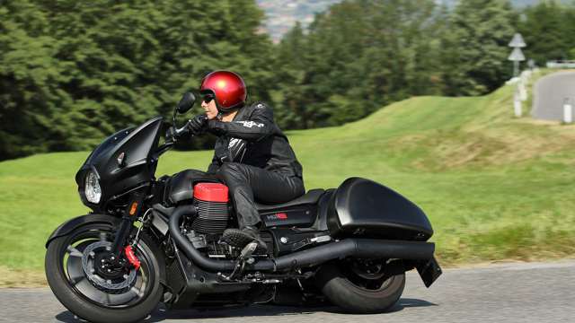 motoguzzi_mgx21_14_20012017.jpg