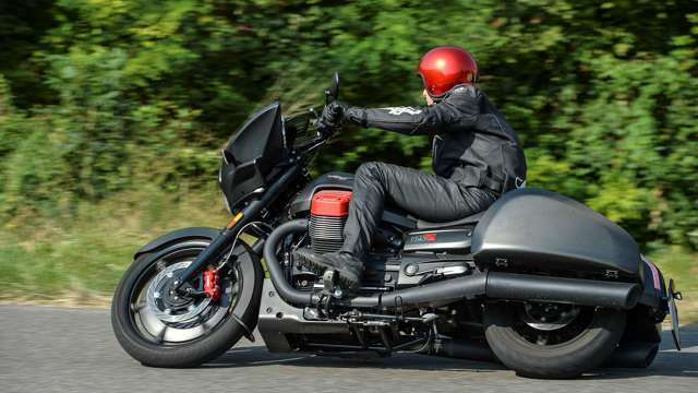 motoguzzi_mgx21_20_20012017.jpg