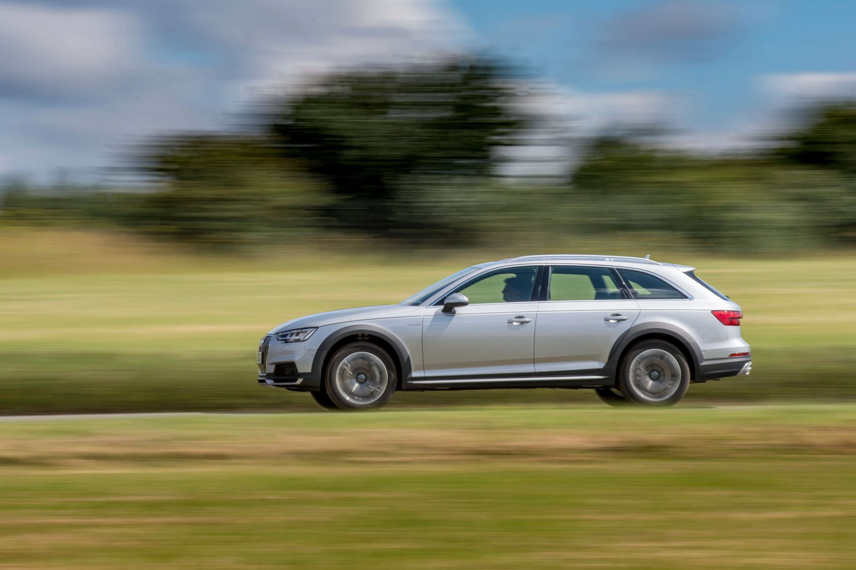 audi_a4_allroad_goodwood_test_04092017_01.jpg