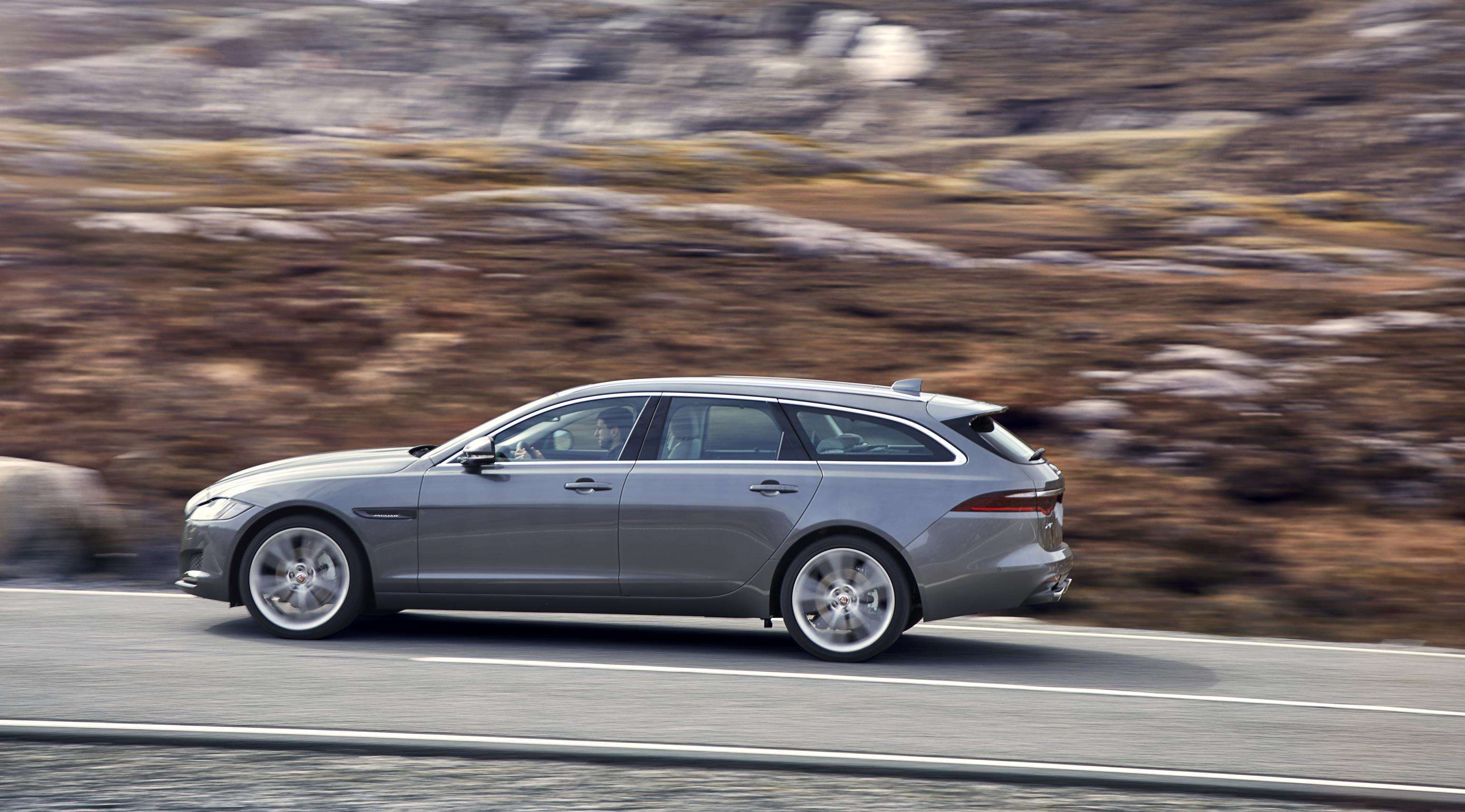 1396444_jaguar_xf-sportbrake_location_exterior_140617_09.jpg