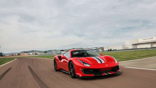 ferrari_488_pista_16101804.jpg