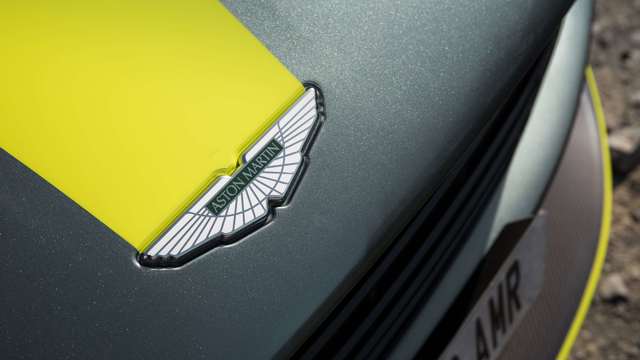 aston_martin_db11_amr_24091826.jpg