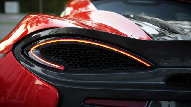 mclaren_540c_02011911.jpg