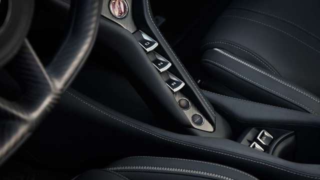 mclaren-720s-spider-interior-goodwood-29072019.jpg