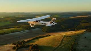 flying-lessons-and-experiences-in-a-cessna-from-goodwood-aerodrome.jpg