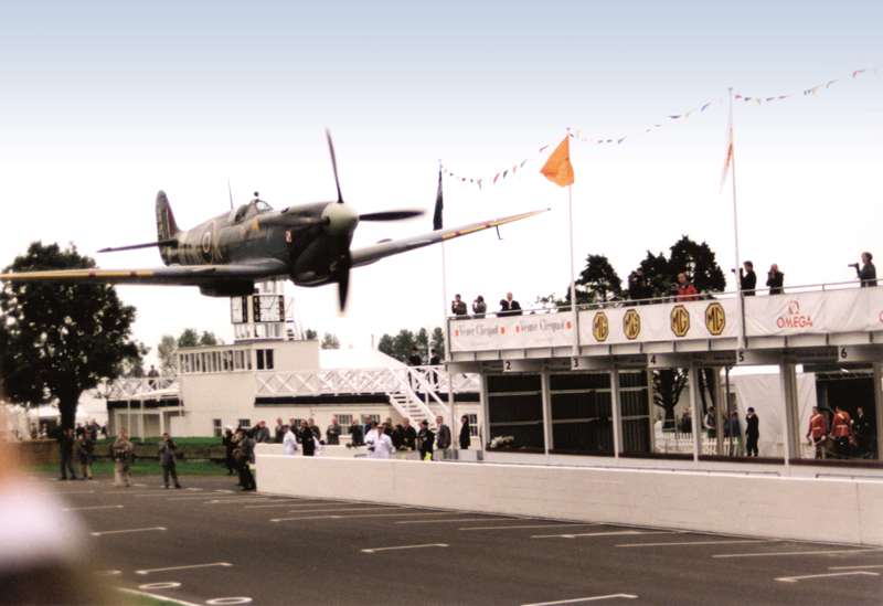 Goodwood Legendary lowflying Spitfire wins Freddie